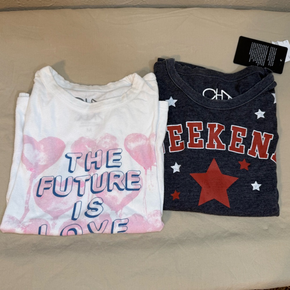 Set of 2 Chaser Women's Short Sleeve graphic Tees - white and navy